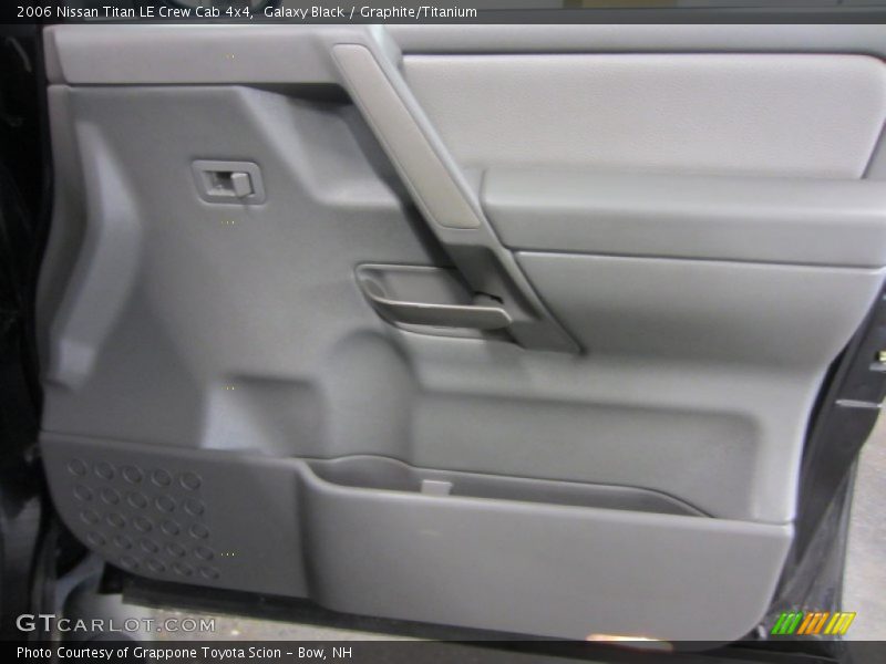 Galaxy Black / Graphite/Titanium 2006 Nissan Titan LE Crew Cab 4x4