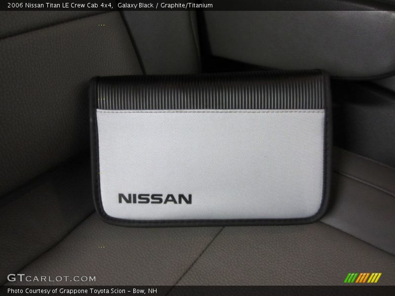 Galaxy Black / Graphite/Titanium 2006 Nissan Titan LE Crew Cab 4x4