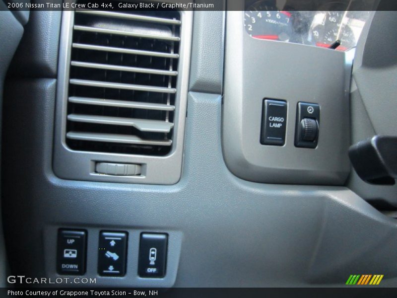 Galaxy Black / Graphite/Titanium 2006 Nissan Titan LE Crew Cab 4x4