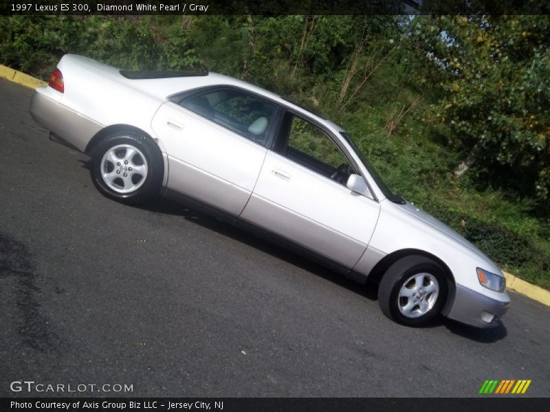 Diamond White Pearl / Gray 1997 Lexus ES 300