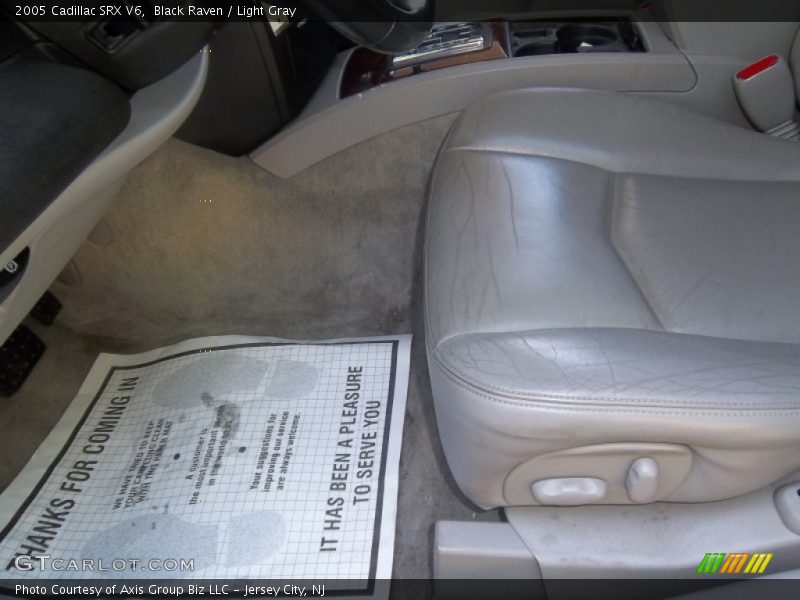 Black Raven / Light Gray 2005 Cadillac SRX V6