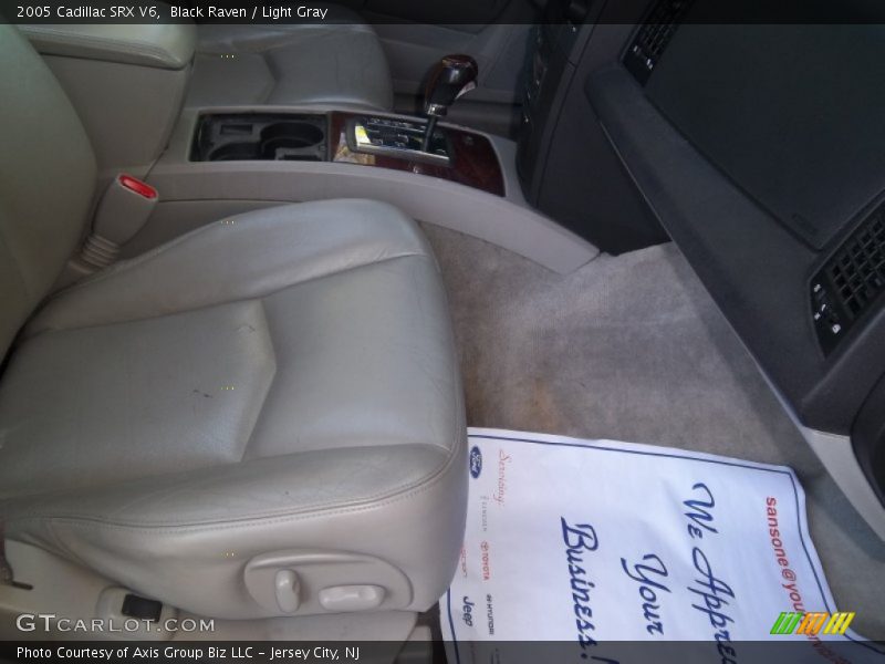 Black Raven / Light Gray 2005 Cadillac SRX V6