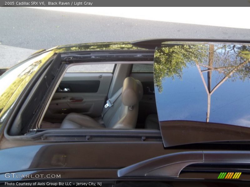 Black Raven / Light Gray 2005 Cadillac SRX V6