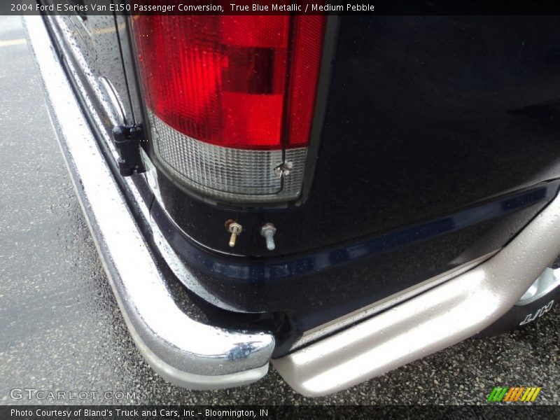 True Blue Metallic / Medium Pebble 2004 Ford E Series Van E150 Passenger Conversion
