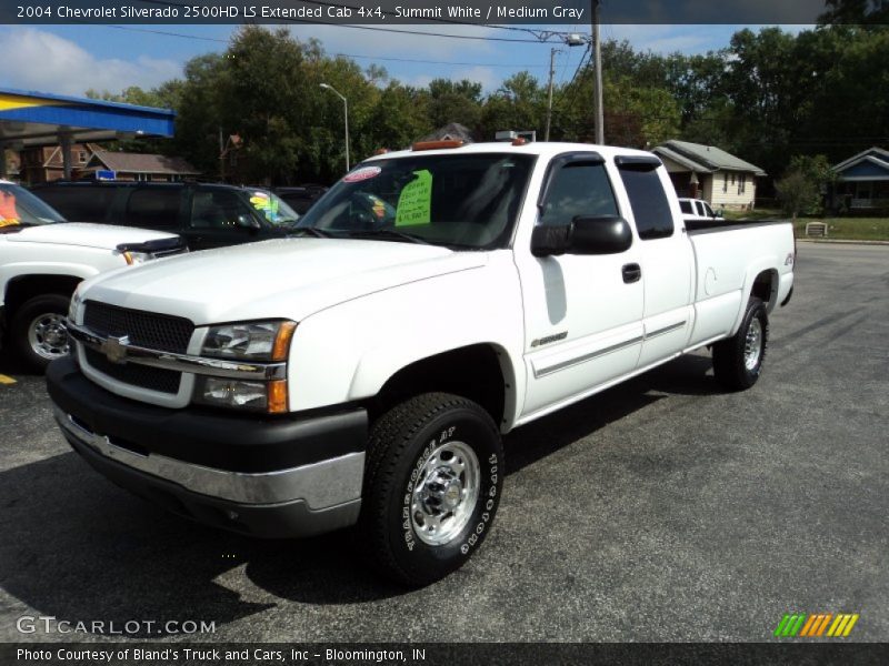 Front 3/4 View of 2004 Silverado 2500HD LS Extended Cab 4x4