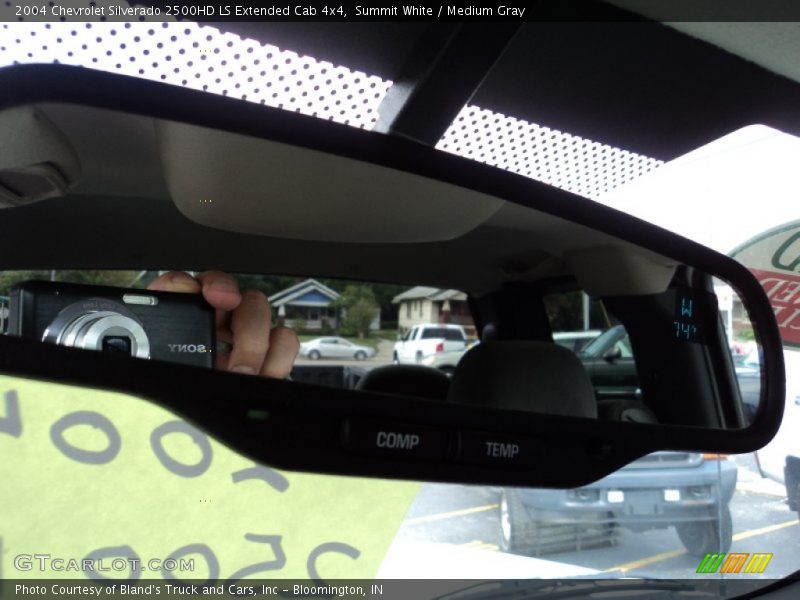 Summit White / Medium Gray 2004 Chevrolet Silverado 2500HD LS Extended Cab 4x4