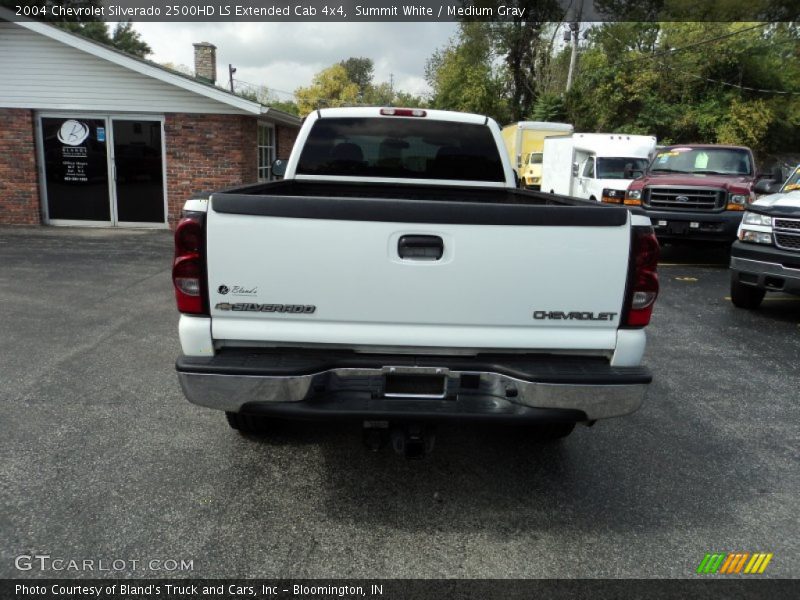 Summit White / Medium Gray 2004 Chevrolet Silverado 2500HD LS Extended Cab 4x4