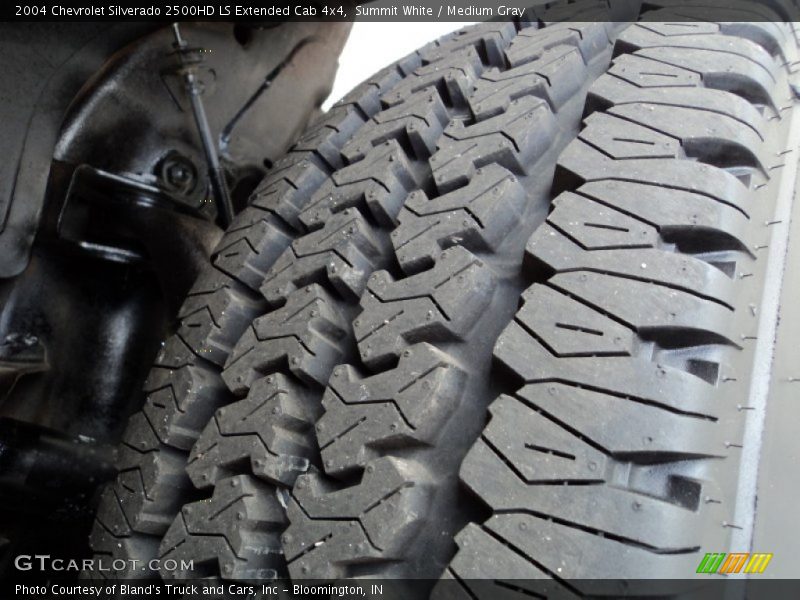 Summit White / Medium Gray 2004 Chevrolet Silverado 2500HD LS Extended Cab 4x4