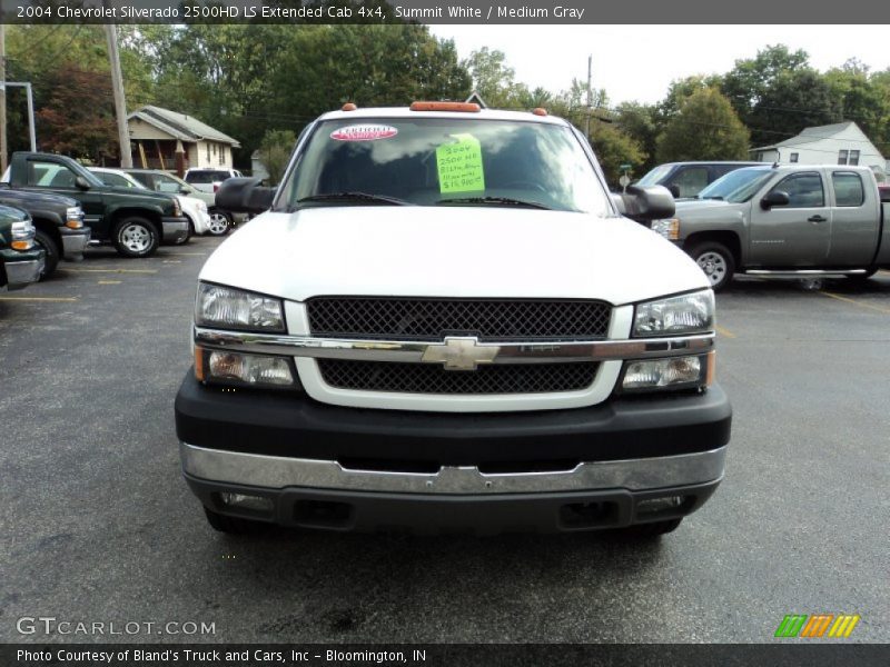 Summit White / Medium Gray 2004 Chevrolet Silverado 2500HD LS Extended Cab 4x4