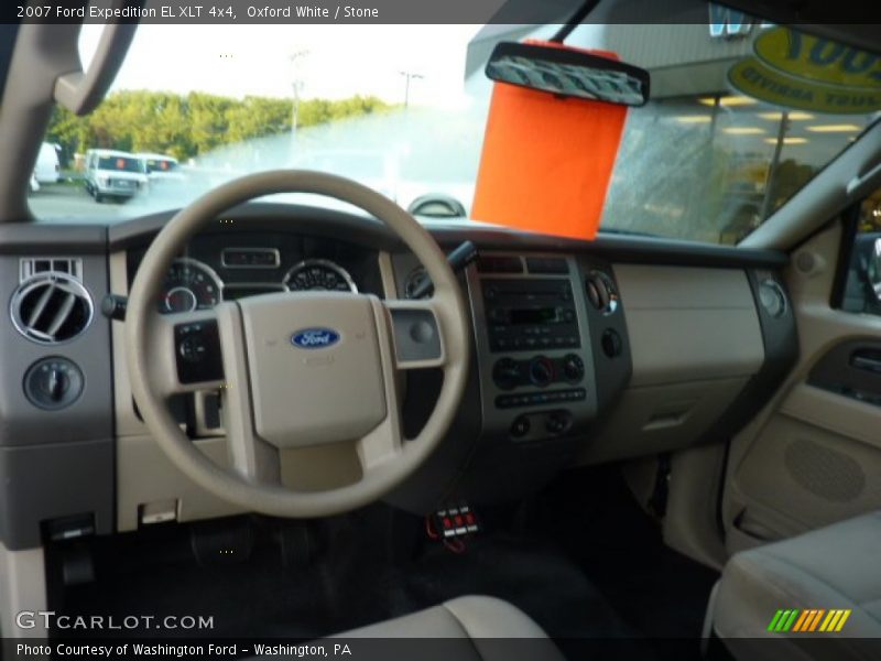 Dashboard of 2007 Expedition EL XLT 4x4