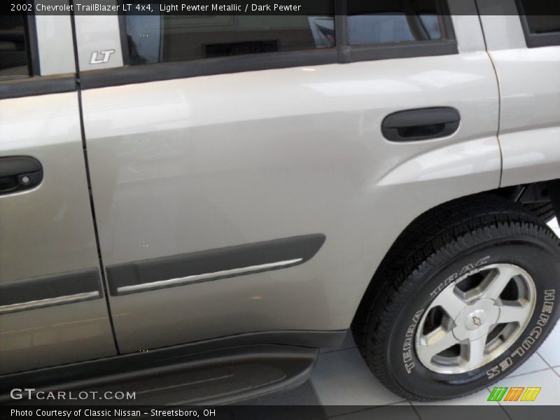 Light Pewter Metallic / Dark Pewter 2002 Chevrolet TrailBlazer LT 4x4