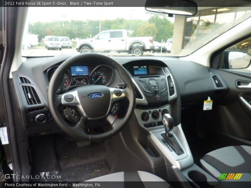 Black / Two-Tone Sport 2012 Ford Focus SE Sport 5-Door