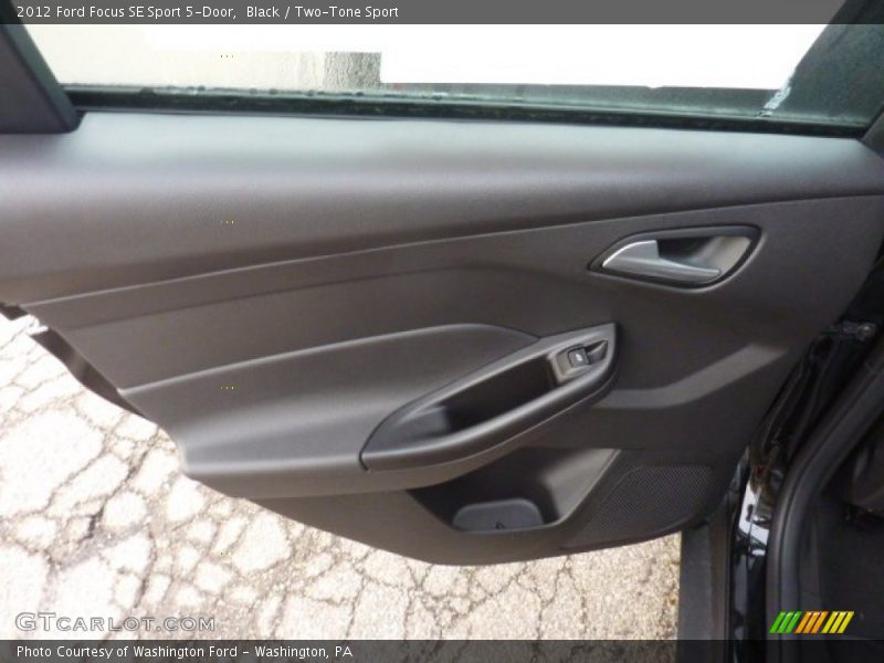 Black / Two-Tone Sport 2012 Ford Focus SE Sport 5-Door