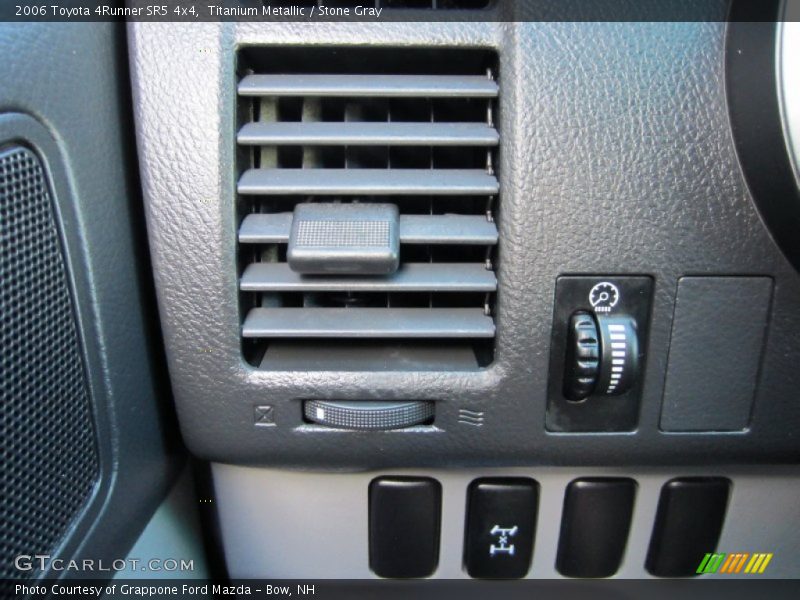Titanium Metallic / Stone Gray 2006 Toyota 4Runner SR5 4x4
