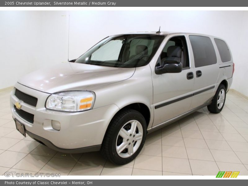 Front 3/4 View of 2005 Uplander 