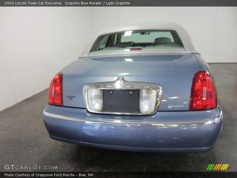 Graphite Blue Metallic / Light Graphite 2000 Lincoln Town Car Executive