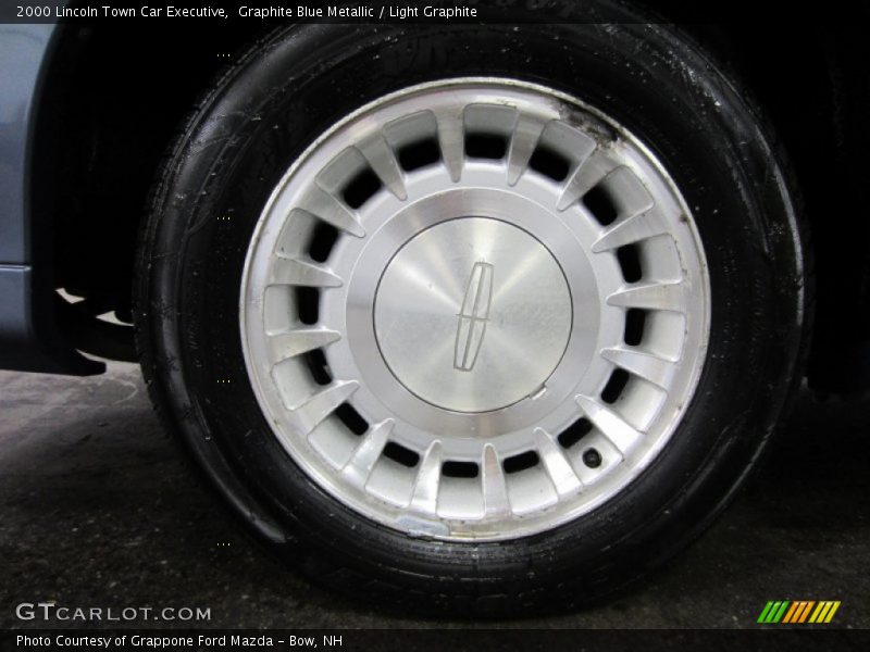 Graphite Blue Metallic / Light Graphite 2000 Lincoln Town Car Executive