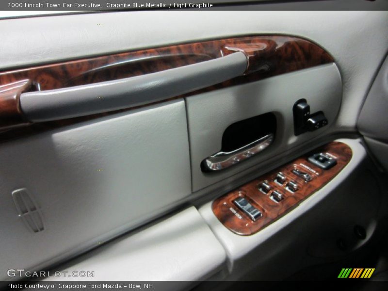 Graphite Blue Metallic / Light Graphite 2000 Lincoln Town Car Executive