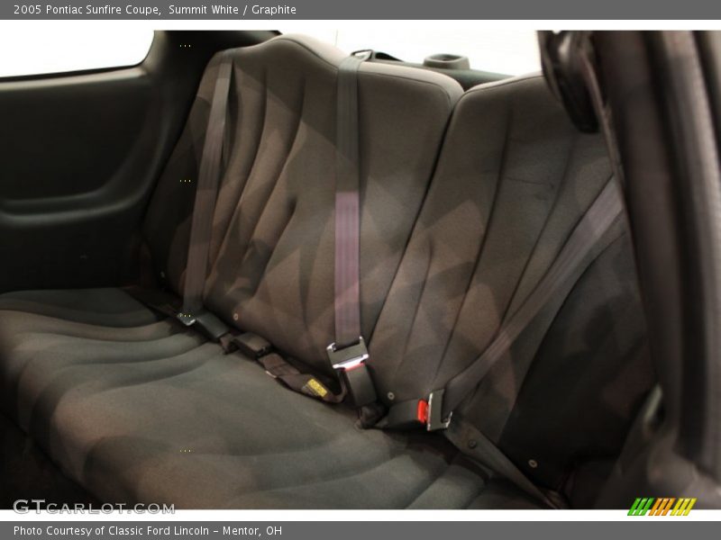 Summit White / Graphite 2005 Pontiac Sunfire Coupe