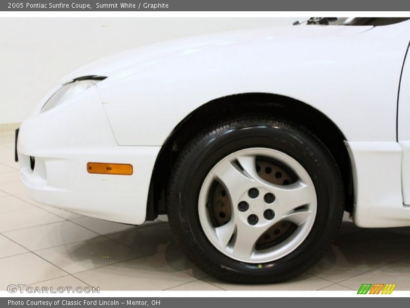 Summit White / Graphite 2005 Pontiac Sunfire Coupe