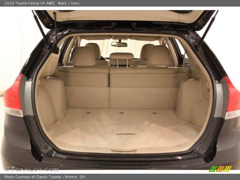 Black / Ivory 2010 Toyota Venza V6 AWD