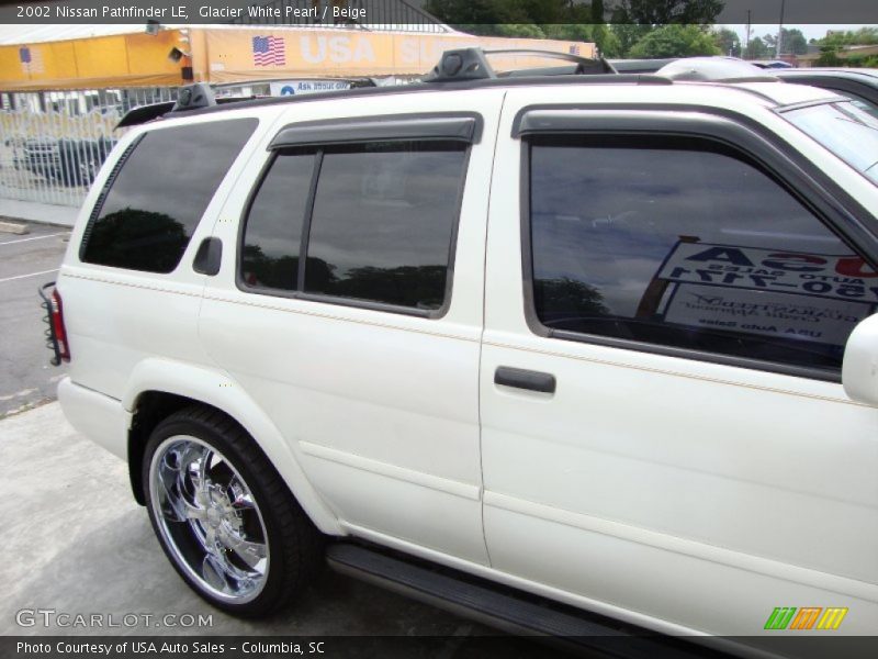 Glacier White Pearl / Beige 2002 Nissan Pathfinder LE