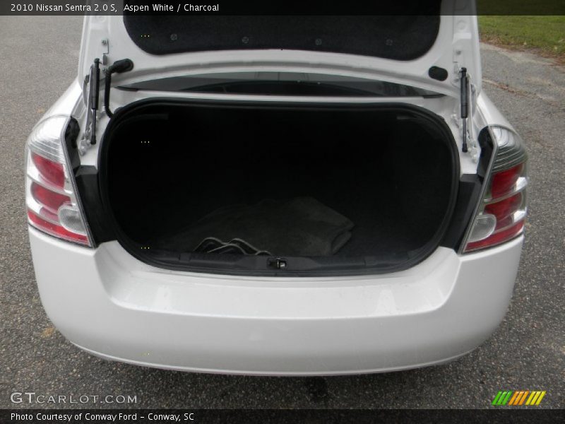 Aspen White / Charcoal 2010 Nissan Sentra 2.0 S