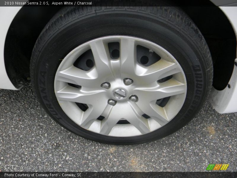 Aspen White / Charcoal 2010 Nissan Sentra 2.0 S