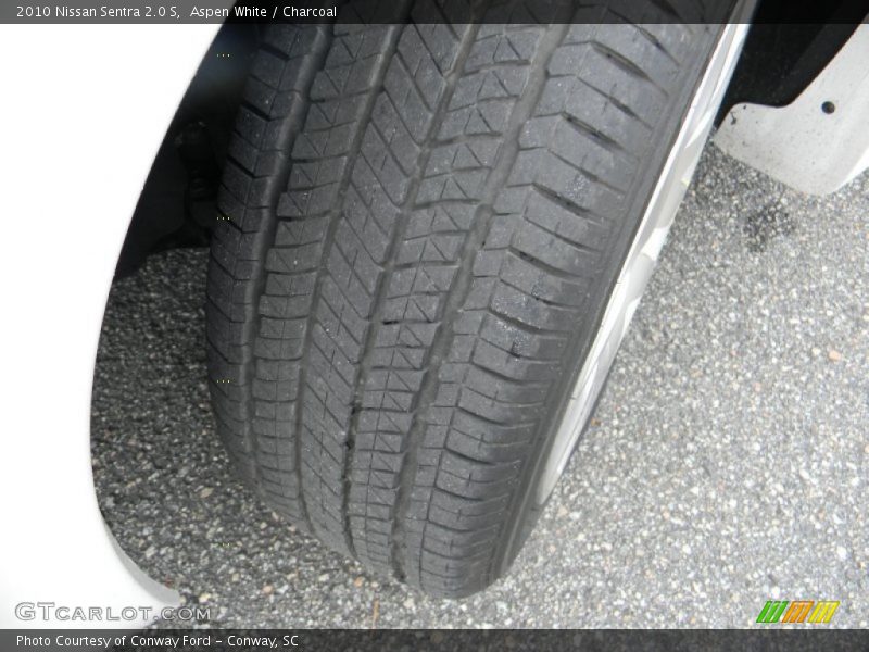 Aspen White / Charcoal 2010 Nissan Sentra 2.0 S