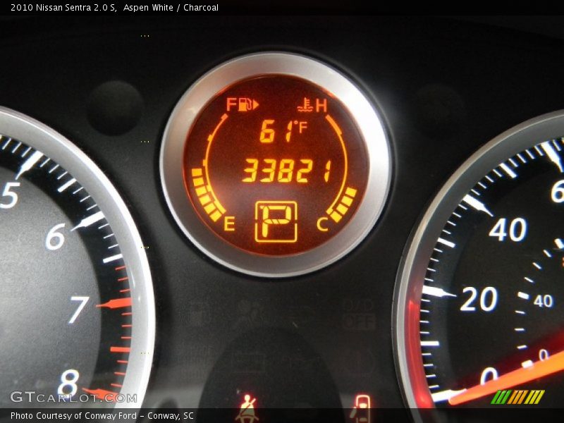Aspen White / Charcoal 2010 Nissan Sentra 2.0 S