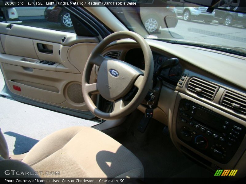 Light Tundra Metallic / Medium/Dark Pebble Beige 2006 Ford Taurus SE