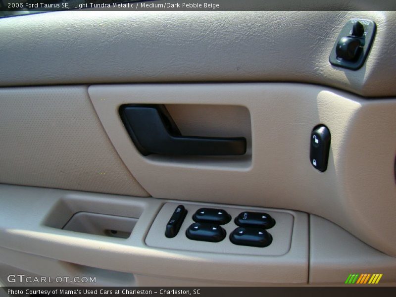 Light Tundra Metallic / Medium/Dark Pebble Beige 2006 Ford Taurus SE
