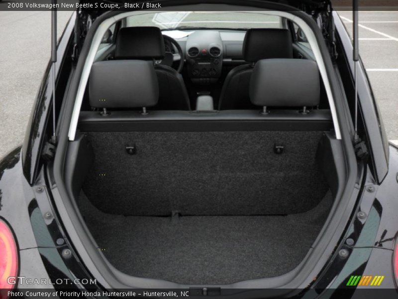  2008 New Beetle S Coupe Trunk