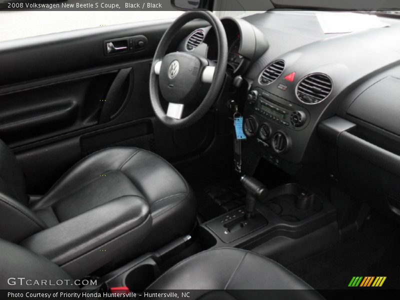 Dashboard of 2008 New Beetle S Coupe