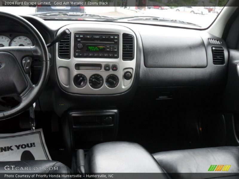 Dashboard of 2004 Escape Limited