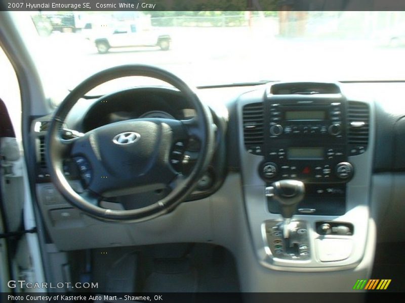 Cosmic White / Gray 2007 Hyundai Entourage SE