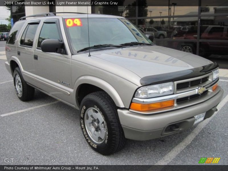 Light Pewter Metallic / Graphite Gray 2004 Chevrolet Blazer LS 4x4