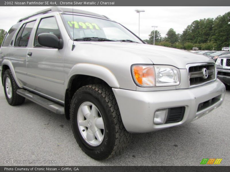 Chrome Silver Metallic / Charcoal 2002 Nissan Pathfinder SE 4x4