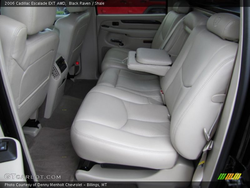  2006 Escalade EXT AWD Shale Interior