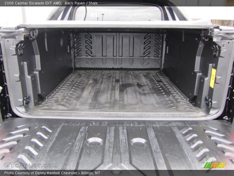  2006 Escalade EXT AWD Trunk