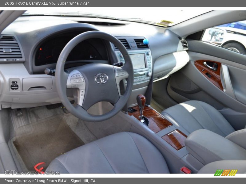 Super White / Ash 2009 Toyota Camry XLE V6