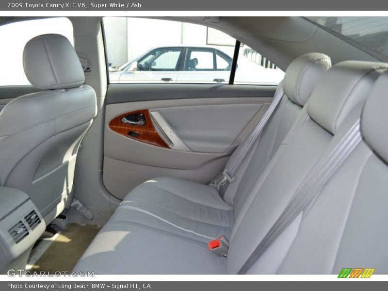 Super White / Ash 2009 Toyota Camry XLE V6