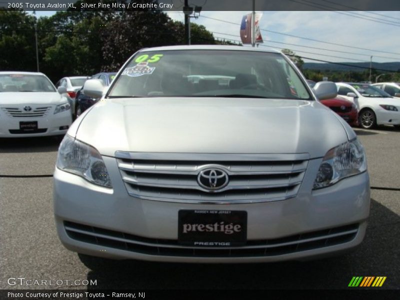 Silver Pine Mica / Graphite Gray 2005 Toyota Avalon XL
