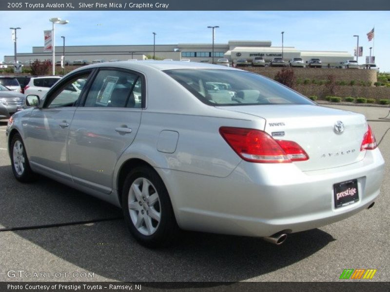 Silver Pine Mica / Graphite Gray 2005 Toyota Avalon XL