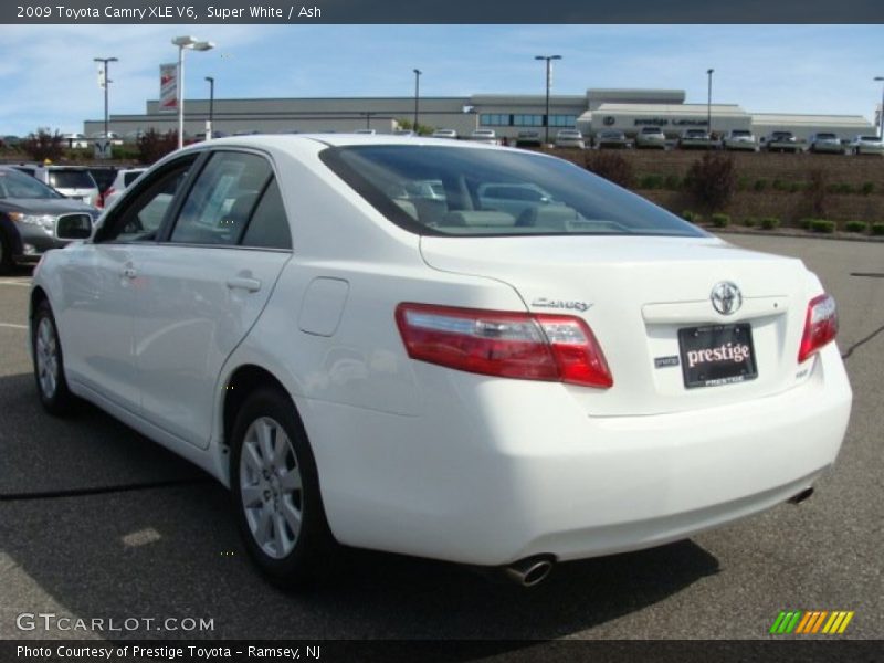 Super White / Ash 2009 Toyota Camry XLE V6