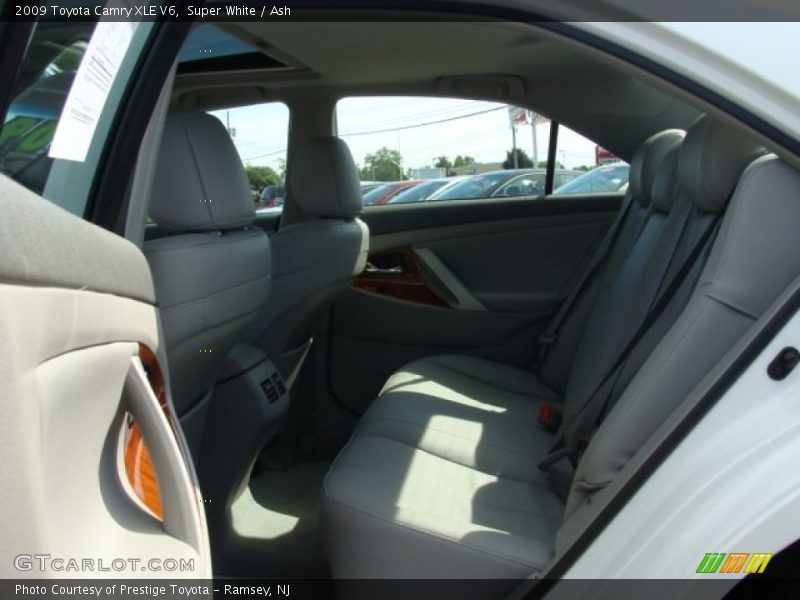 Super White / Ash 2009 Toyota Camry XLE V6