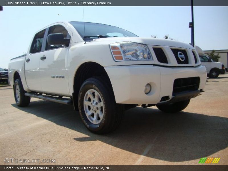 White / Graphite/Titanium 2005 Nissan Titan SE Crew Cab 4x4