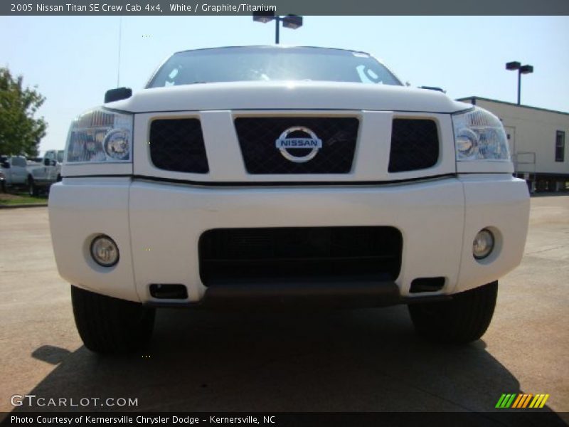 White / Graphite/Titanium 2005 Nissan Titan SE Crew Cab 4x4