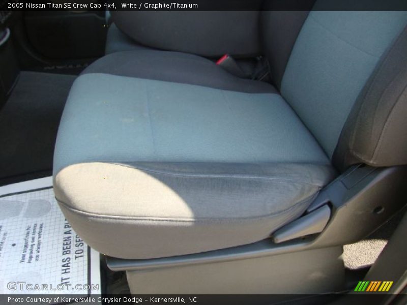 White / Graphite/Titanium 2005 Nissan Titan SE Crew Cab 4x4