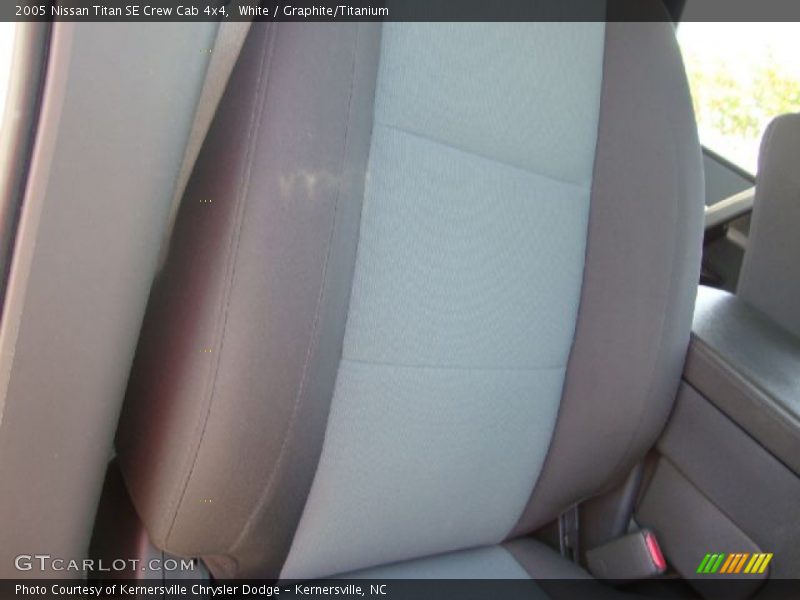 White / Graphite/Titanium 2005 Nissan Titan SE Crew Cab 4x4